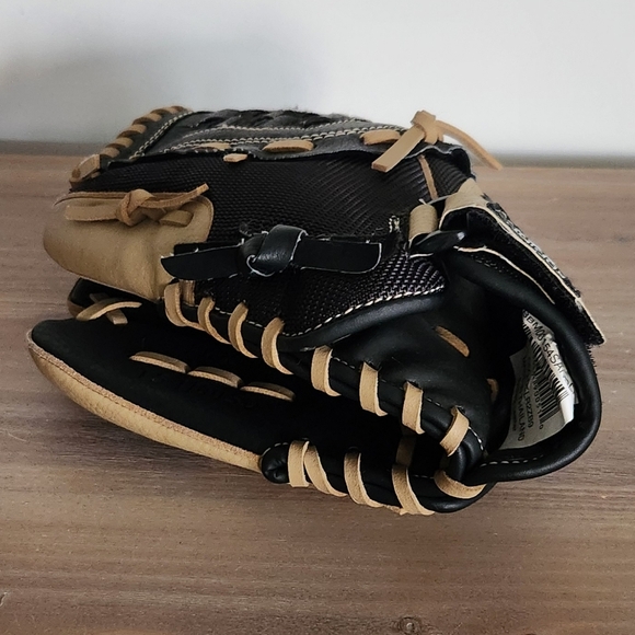 ⚾ Adidas Youth Baseball Glove 11” Black & Tan – Left Hand Throw - Picture 2 of 16
